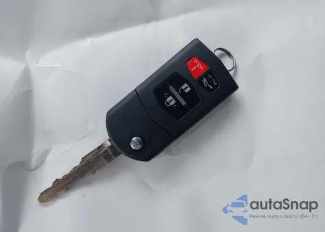 2013 Mazda 3 I Sport z USA, uszkodzony, nr VIN JM1BL1UPXD1750664